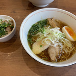 自家製麺くまがい - 数量限定の好きならーめん（あっさり醤油）＆肉飯セット９５０円