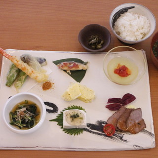 ブック&カフェ こ・らっしぇ_0