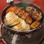 和田金 - 副菜たち。焼き麩の印影が絵になる。