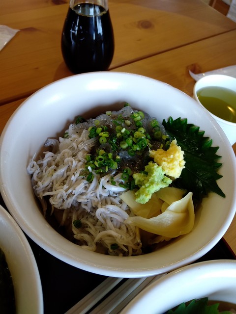 浜や ゆりあげ港朝市メイプル館 - 美田園（海鮮）の写真