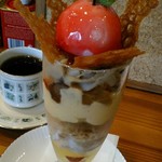 クリクリ - 栗とリンゴのパフェ¥1050
      ～2019/10/28
      
      