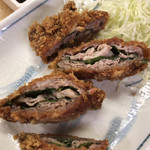 但馬屋 - ミルフィーユカツの断面♪