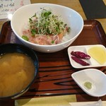 みんなの隠れ家食堂 シェマン - 海鮮タタキ丼