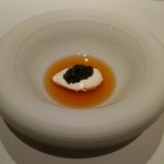 レ セゾン - コンソメとキャヴィアのシャンティイー