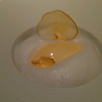 レ セゾン - 甘いスパイスを香らせた洋梨と無花果