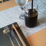 ビストロ セレニテ - 先ずは苦み走った中に甘みを感じるアイスコーシー☆