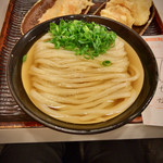 うどん 丸香 - かけ(並) 460 + ちくわ天 200 + かしわ天 280 = 940円