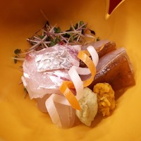 赤坂 菊乃井 - 明石天然鯛　うおぜ　菊花酢漬け　山葵