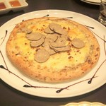 ラ プランシュ - トリュフのピザ