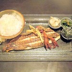 ラ プランシュ - 天然真鯛のグリエ、付け合せはヤリイカ姿煮