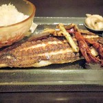 ラ プランシュ - 天然真鯛のグリエ、付け合せはヤリイカ姿煮