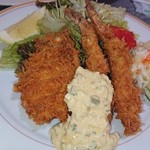 味利 - エビフライ２本とカキフライ定食