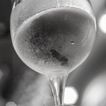 Bien - 玻璃盞（びいどろのうつは）に"桃色葡萄酒（もゝいろのえびかづらのさけ）"