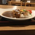 ラー油そば だいみょう - スタミナカレー850円（税込）　※真横から