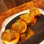 立呑み とだか - ウニ・オン・ザ・煮玉子