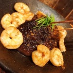 立呑み とだか - エビと椎茸のアンチョビ炒め