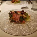 リストランテ サクラ - 前菜1(朝どれ鹿島のカツオと生ハムとなすのサラダ)