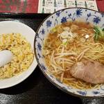 Kiyashukan - 醤油ラーメンと半炒飯セット