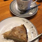 珈琲園 - ランチプレートのタルトと食後のコーヒー