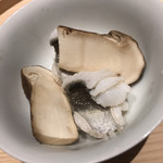 温石 - 松茸と鱧。下には煮切り醤油？かな