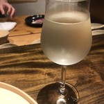 温石 - お猪口ではなく大振りのシェリーグラスで