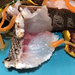 ろっかん - 津本さん仕立ての熟成イサキと燻製ナッツのオープンサンド