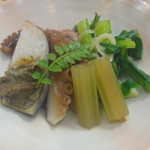 おかざき - 付き出し・・・いいダコとフキの中にホシコ