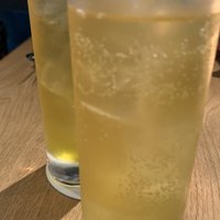 The Living Room with SKY BAR - キウイとカルダモンのラムジンジャー