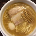 ラーメン専門店 徳川町 如水 - しょうゆラーメン(730円), 煮玉子(100円)