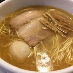 ラーメン専門店 徳川町 如水 - しょうゆラーメン(730円), 煮玉子(100円)