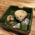 ぶどうの花 - タコの炊き込みおにぎり