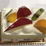 Shatoreze - ☆フルーツぎっしりショートケーキ￥270(8%税込…元値￥250) お値段が リーズナブルで  今までになく スポンジ生地が しっとり& キメも細かく goodでした♪