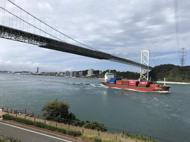 関門大橋の橋の下に佇む By たかまじろ 1220 若松屋 関門海峡めかり 定食 食堂 食べログ