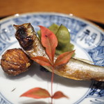 瞬 - 焼きシシャモと揚げ栗と枝豆