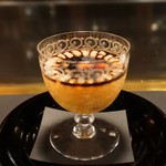 カハラ - バカラも美しい✨
      北海道産の白小豆が25粒居るらしい！
      美味しすぎて数えるの忘れました(笑)