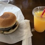 のこバーガー - のこバーガーと甘夏ジュース