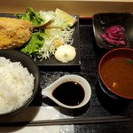 赤坂ひとつぎ - あじフライ定食　全景