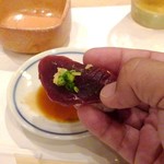 すしざんまい - 寿司は手で食す・クジラ