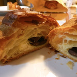 エグ・ヴィヴ - 控え目な量だが存在感のあるチョコ