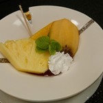 割烹川芳  - デザート～柿、ゼリー、パイナップル