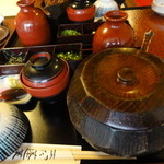 あつた蓬莱軒 本店 - 本当に大である　多い