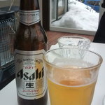 レセプションガーデン - ビールは瓶で出ます