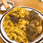 インディアン・レストラン　ロタ - キスリとチキンカレー、ココナッツロール