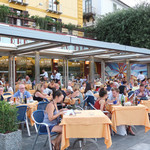 L'Antica Trattoria - 賑わう広場のテラス