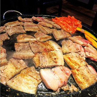 新大久保で昼も夜もサムギョプサル 人気店厳選10選 食べログまとめ 新大久保で昼も夜もサムギョプサル 人気店厳選10選 食べログまとめ