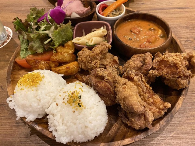 ハワイ料理とコナビール カウカウ ハワイ料理とコナビール Kau Kau 京成千葉 ハワイ料理 食べログ