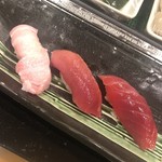 Sushi Daiwa - 赤身〜中トロ〜大トロと右からトントントンと頂きました。美味しい〜！