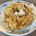 おうどん 瀬戸晴れ - 地ダコ入かきあげ 200円