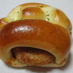 ヴィ・ド・フランス　エクスプレス - コロッケパン（１３７円）