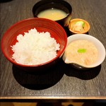 酒菜 竹のした -  私好みの硬めのご飯に明太とろろ、あさりの味噌汁、自家製漬物が付いていますp(^_^)q